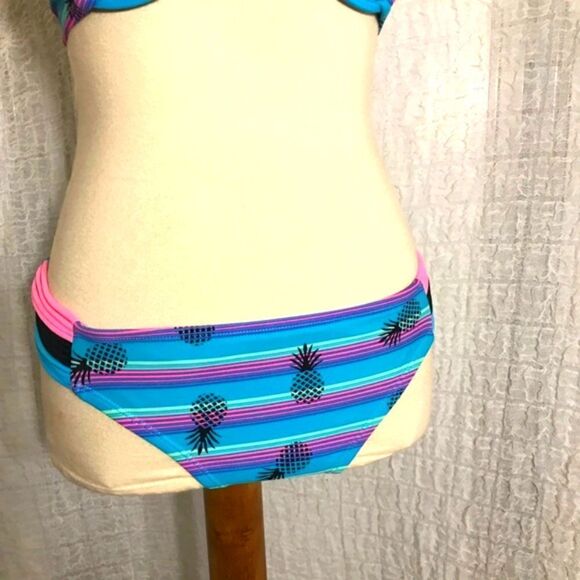Bongo Blue Pinnaple Print Bikini Size M/L - Picture 6 of 9